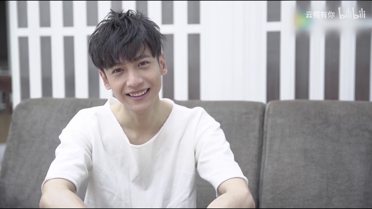 ENG CC[INTERVIEWS]16.07.20&2017.11.27/Young and Shy LUO YUNXI Before He Became Famous