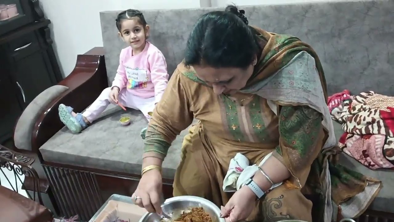 Red motti mirch k achaar home made 