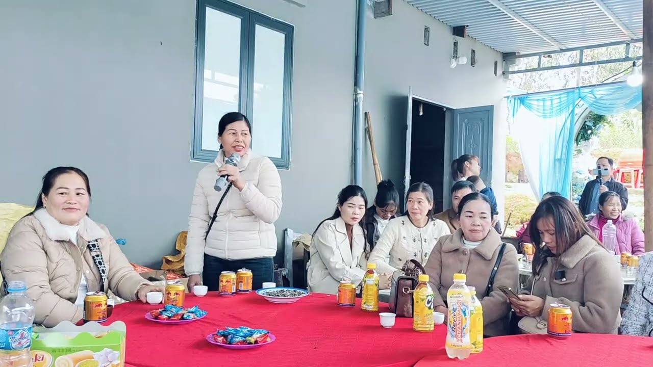 Các Anh chị em hát mừng tân gia.@MuitrieuanhTV1444 