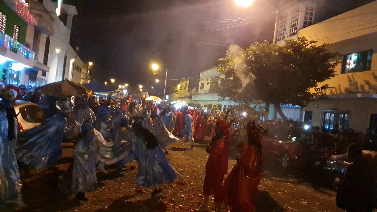 Otro toro pero ahora con Maricumbia. Inmaculada Concepción El Buen Pastor zona 12. 22.12.2019