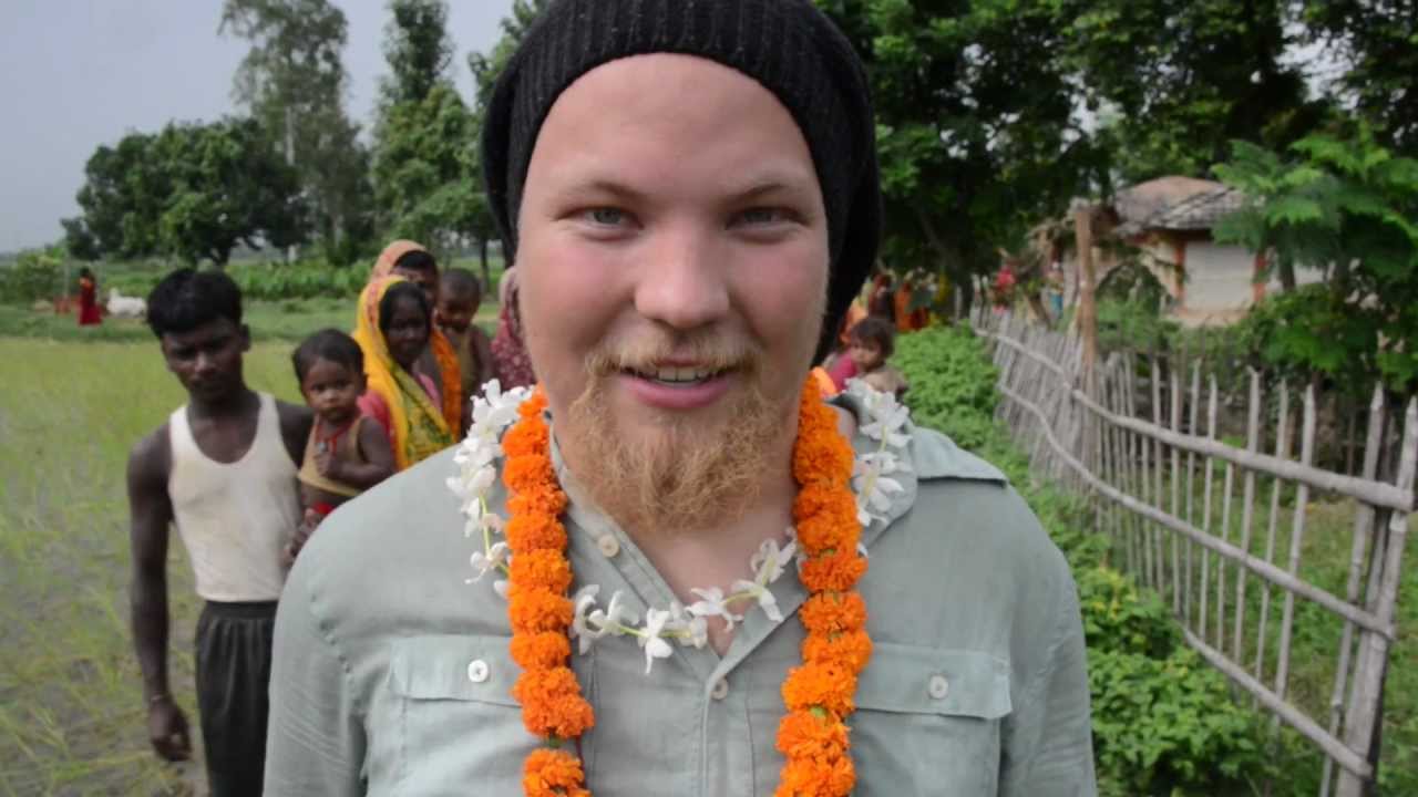 Autolla Nepaliin // 1. kylä Nepalissa