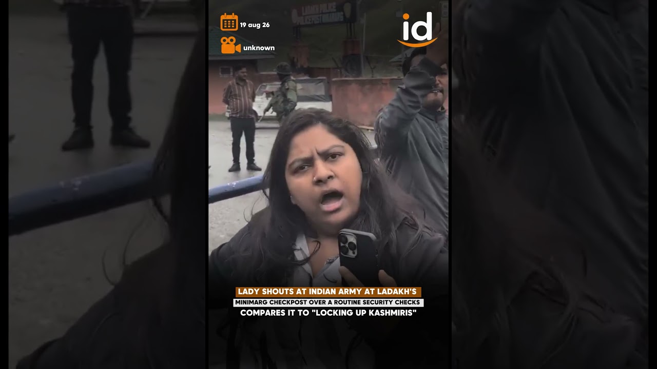 🚨 A leady shouting At INDIAN ARMY personnel at the Minimarg checkpost fOR delay