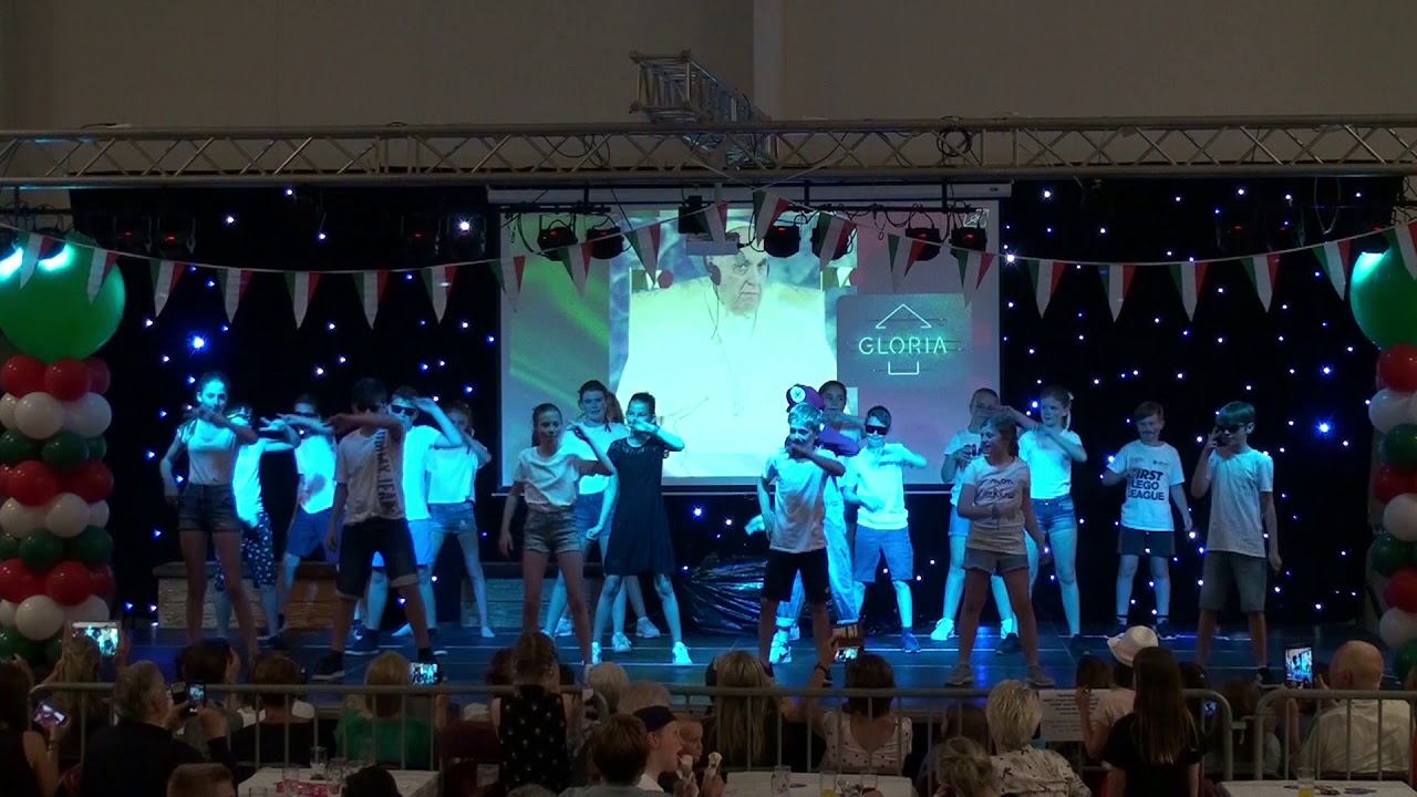 2019 05 19 schoolfeest de eik zesde leerjaar heel podium