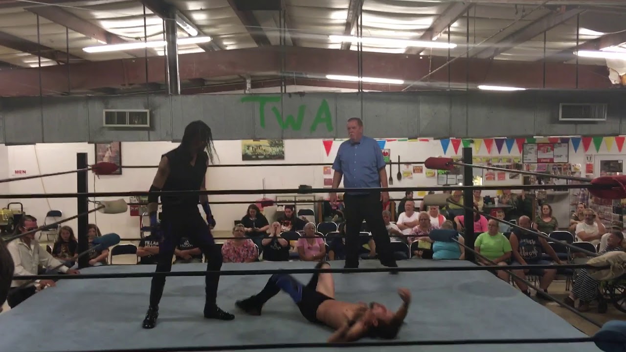Digger James vs Cory Dye