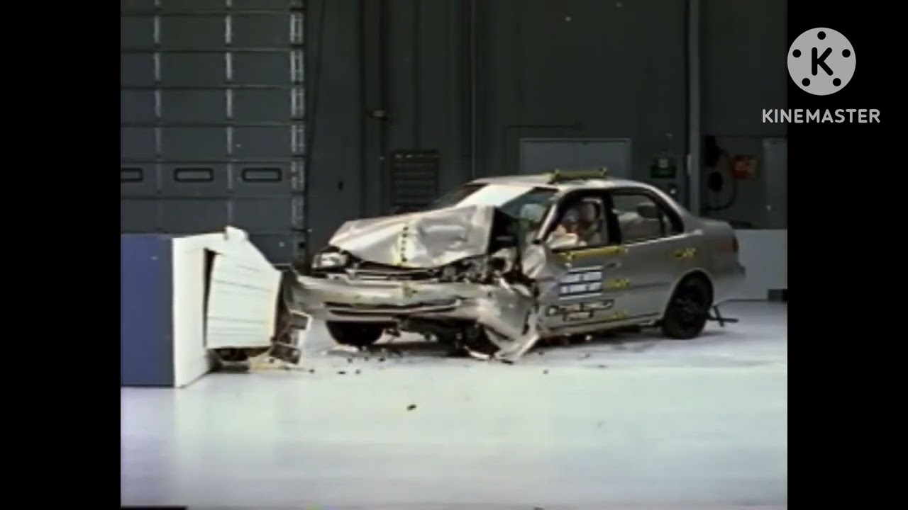 Crash Test 1998-2002 Toyota Corolla / Sprinter / Chevrolet Prizm Frontal Offset IIHS