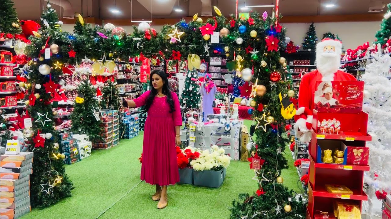 Christmas Shopping at Sultan Centre Muscat Oman /Shopping vlog Christmas Decors'ல இவ்வளவு Variety'?