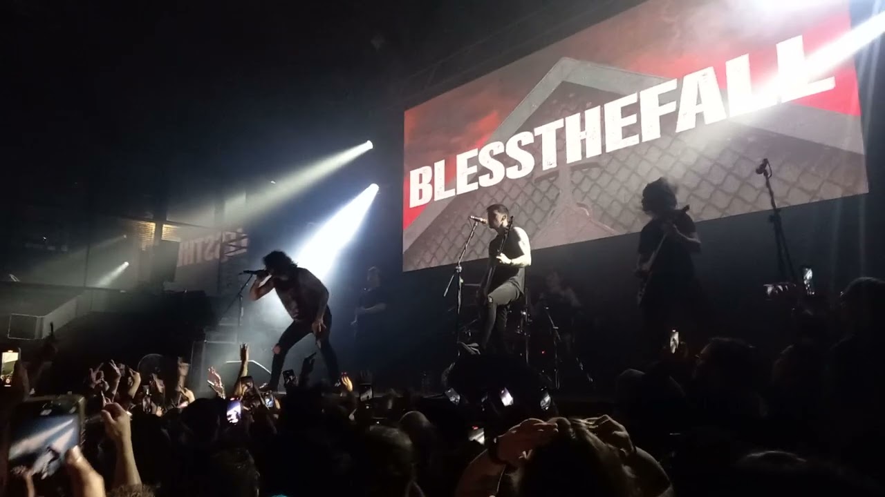 blessthefall - Guys Like You Make Us Look Bad (Live in Chile)
