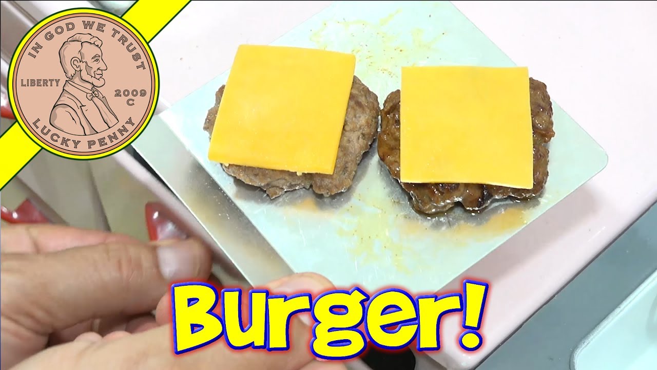 Miniature Cheeseburger & Fresh Potato Chips - American Hamburger!