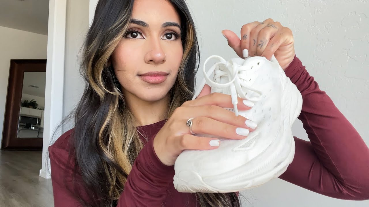 ASMR Shoe Tapping and Scratching w/ Mouth Sounds [CV]