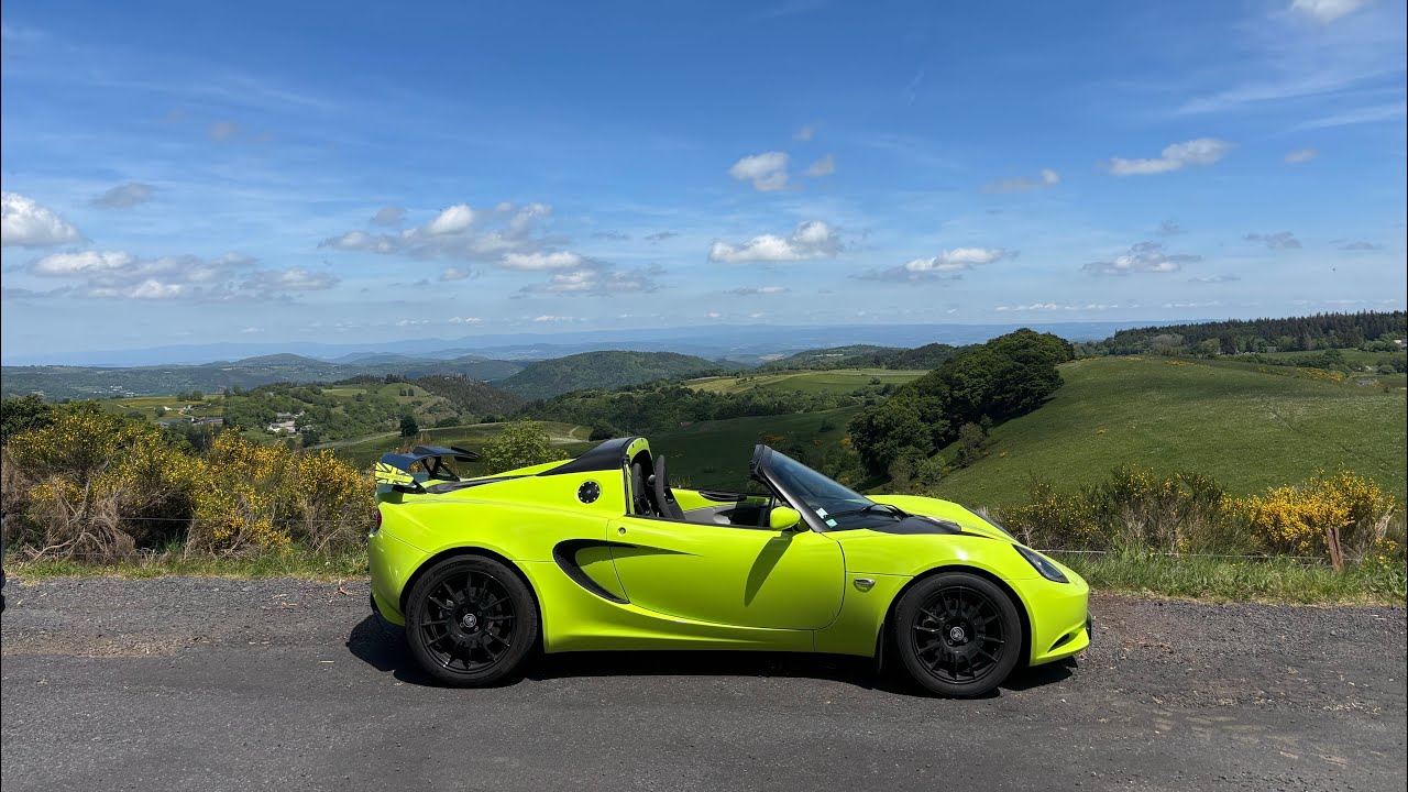 Lotus Elise s3 sc sur routes du Puy de Dôme Vallée de Chaudefour