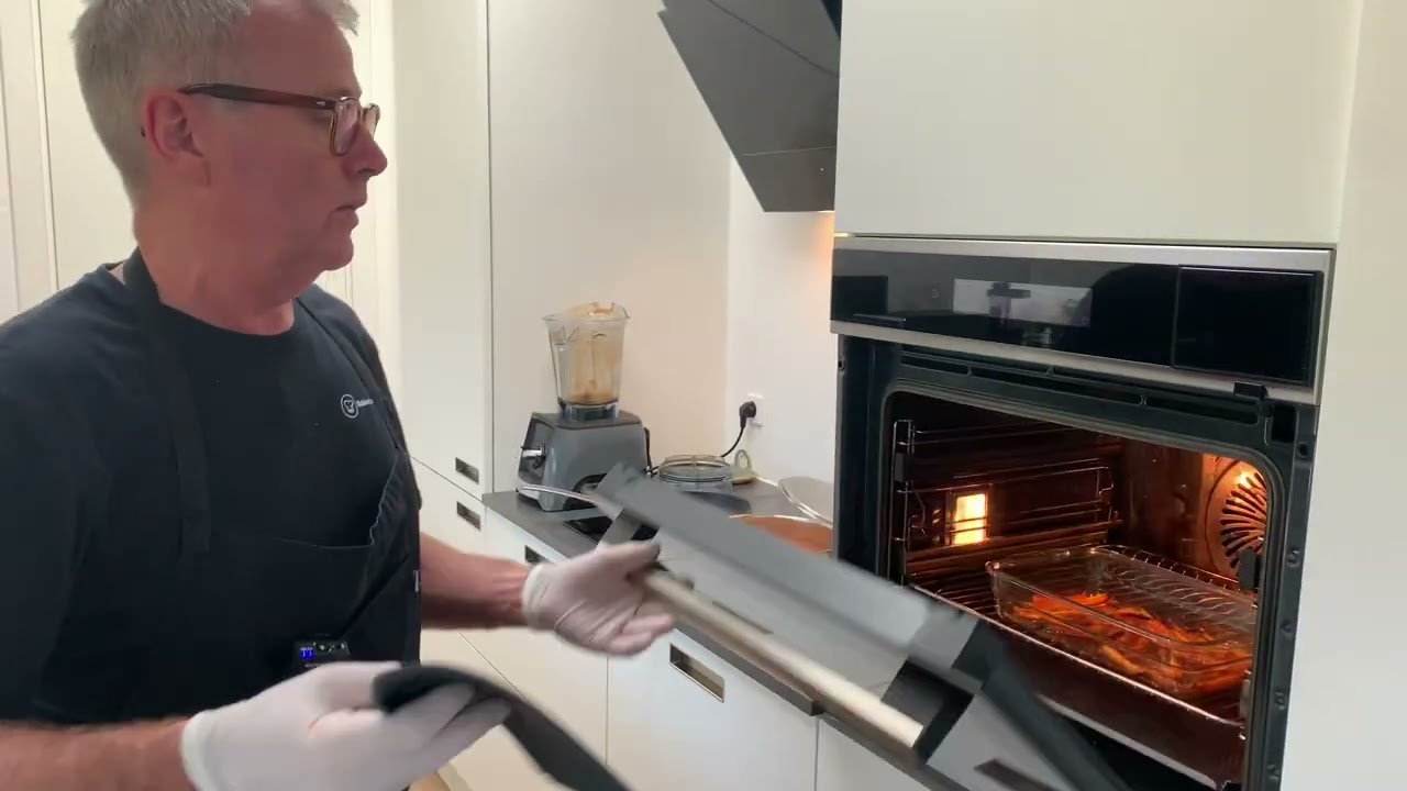 Tomatsuppe m/ grillede rødder - Del 2