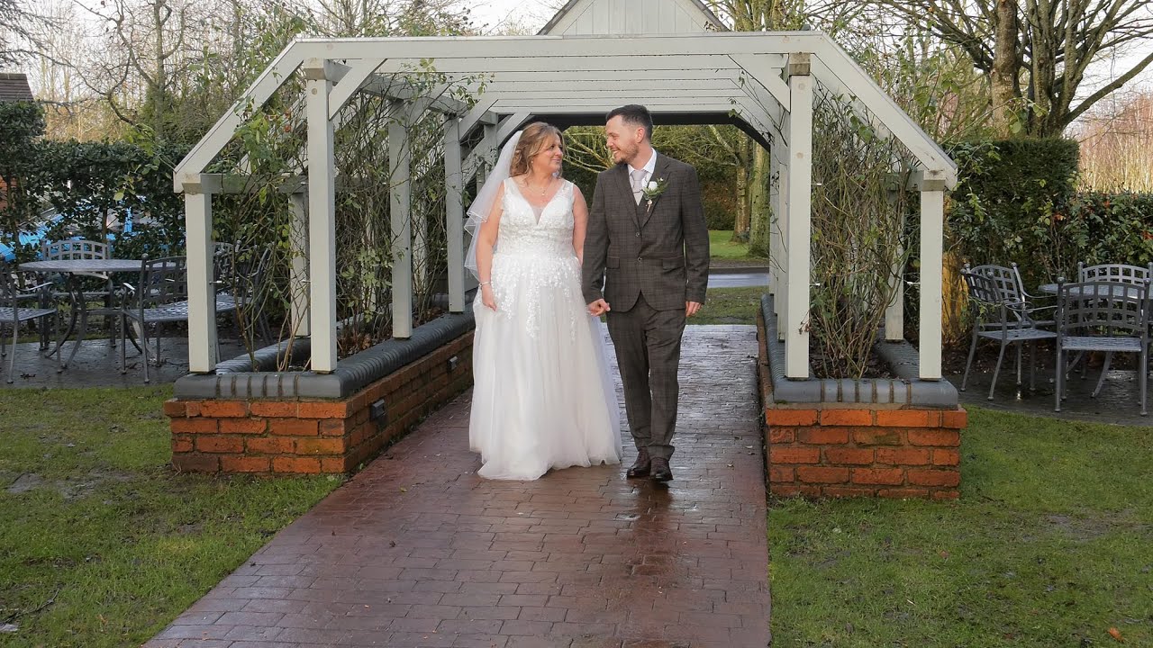 Jade and Ellis at Fairlawns