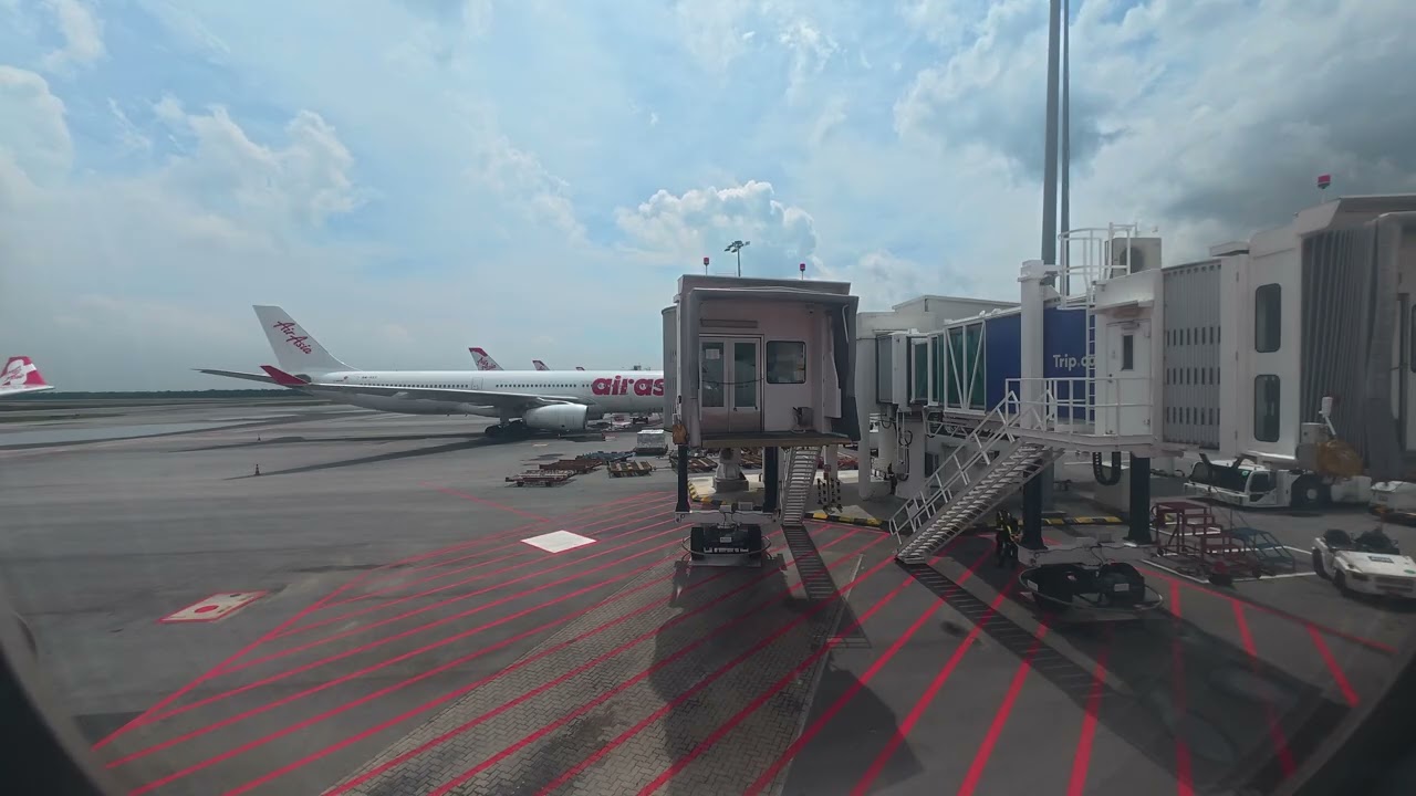 【離着陸シリーズ187】 AirAsia マレーシア クアラルンプール(KUL)離陸 Kuala Lumpur (KUL) AK522