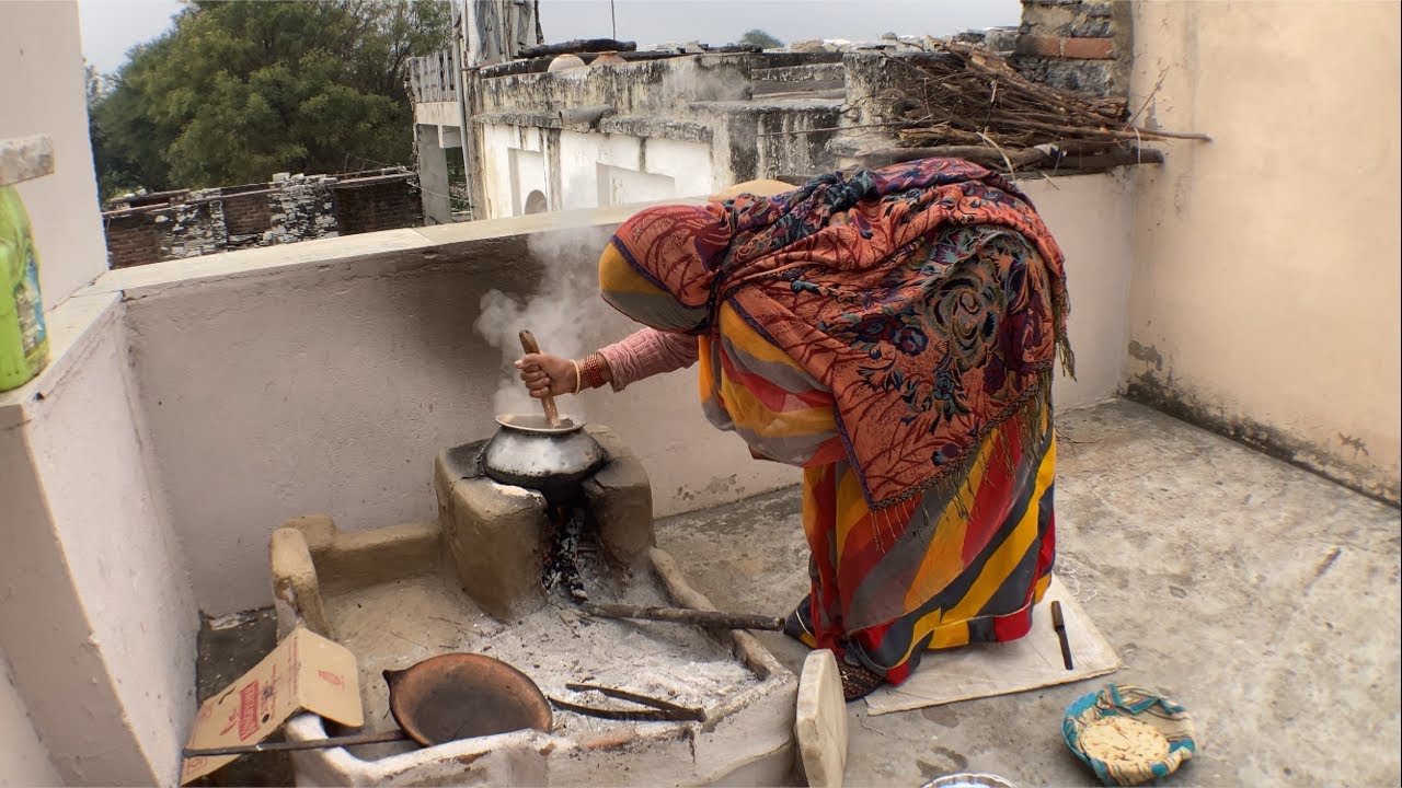 INDIAN VillAGE VLOG is live Rajasthani food recipe, Dal bati Desi style Gaon mein ￼