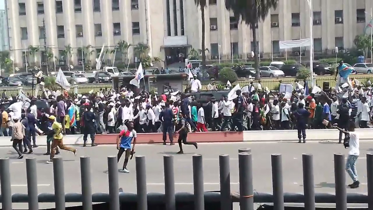 arriv&eacute;e d&eacute;p&ocirc;t Candidature de Martin FAYULU &Eacute;lection pr&eacute;sidentielle 2023 &agrave; La CENI