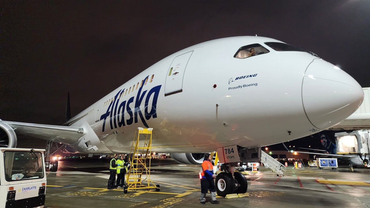 New! Alaska Airlines 787-9 Dreamliner Arrives At Seatac!
