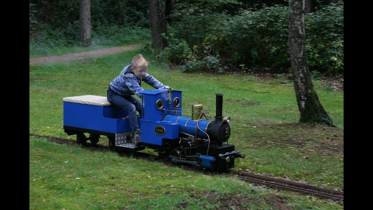 Riding the SMMB blue steam train with Finn.