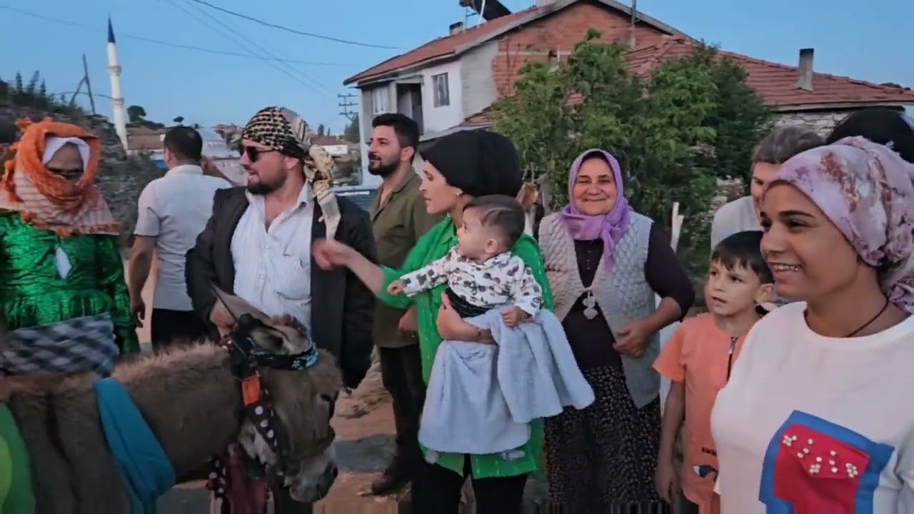 DEMİRCİ'nin ULACIK KÖYÜNDE DEVE EĞLENCESİNDEN GÖRÜNTÜLER 17-06-2024