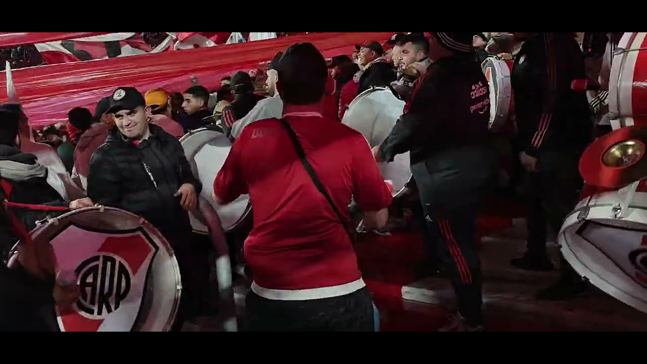 river 2 - racing 1 // (campeón) LOS BORRACHOS DEL TABLON 2023 - Recibimiento HD 4K