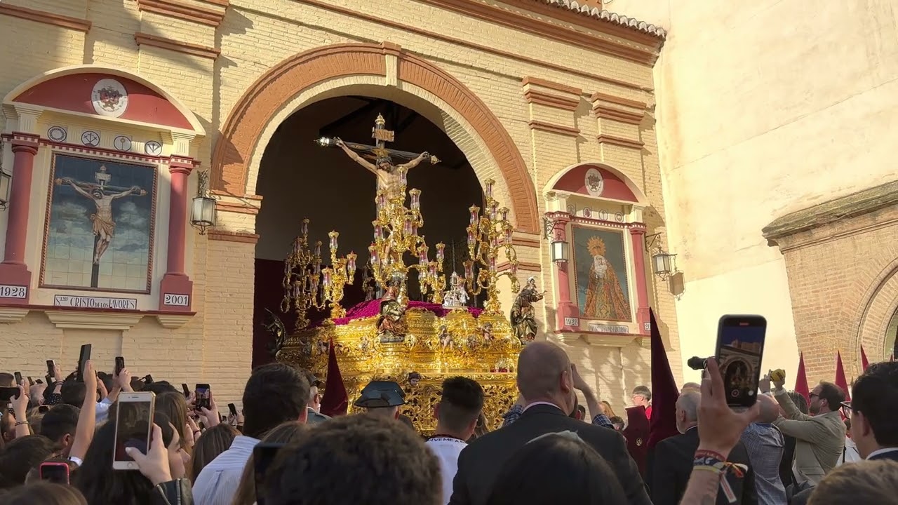 Salida Cristo de los Favores Granada 2023