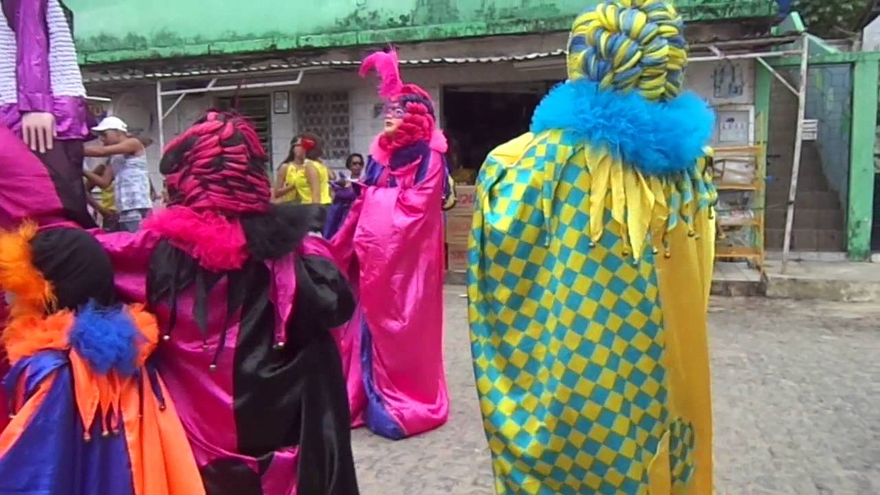 os palhaços de olinda no linguarudo de ouro preto