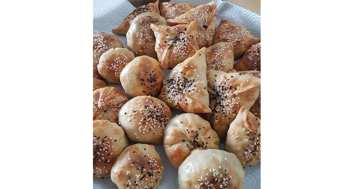 גוז'גז'ה מאפה בוכרי מלא בבשר ובצל