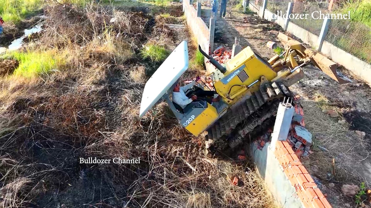 Start New Project KOMATSU Bulldozer D20P Pushing & Soil Filling Cracked Old House 5ton Truck