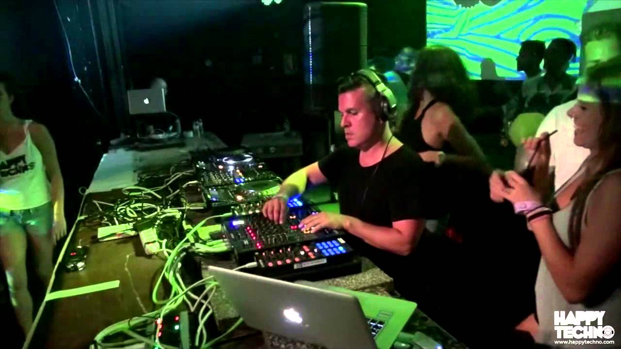 Paco Maroto @ Happy Techno - City Hall (Barcelona / Spain) - 18-07-2015