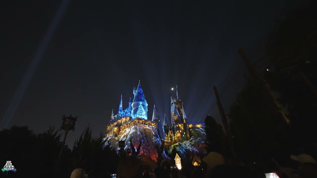 The Magic of Christmas - Wizarding World of Harry Potter - Universal Orlando  Resort - Islands