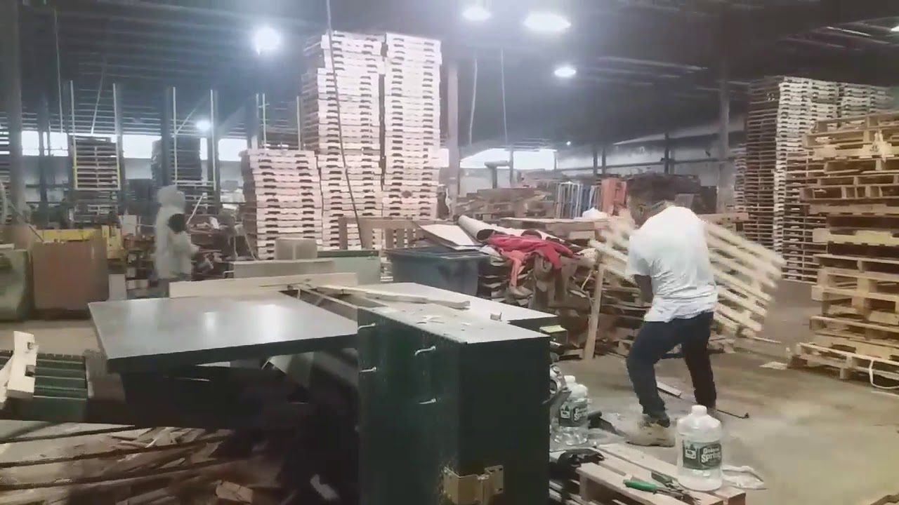 Dismantling pallets  2019