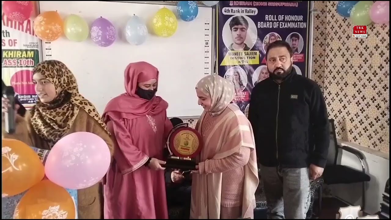 Felicitation ceremony held at Syed Scholars Institute of Education Khiram to honour academic toppers