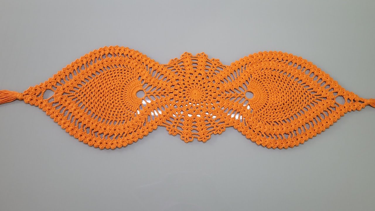 Caminho de mesa abacaxi em croche