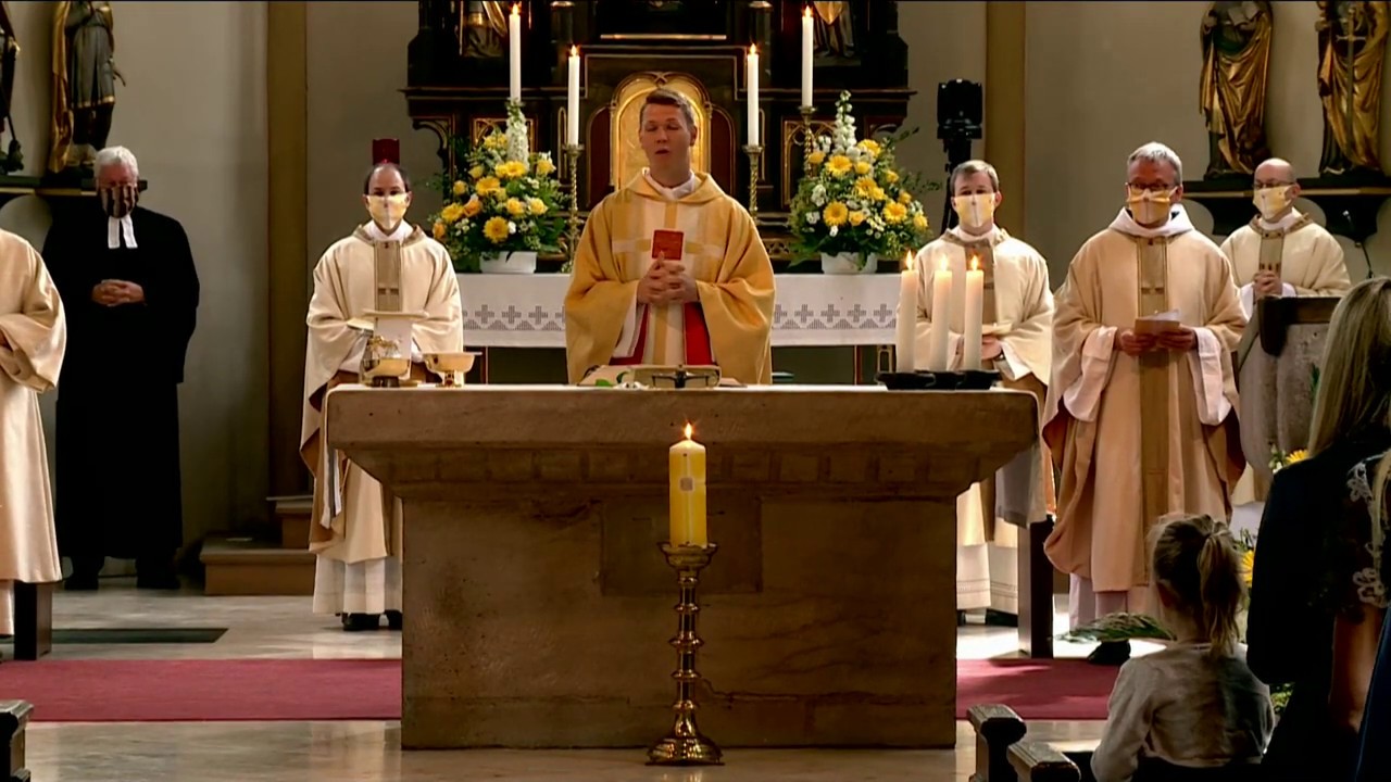 Eucharistiefeier zur Primiz von Neupriester Tobias L&ouml;ffler