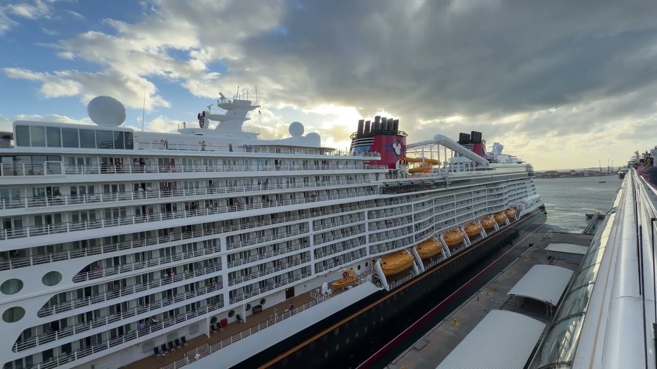 Disney Destiny and Disney Dream Horn Battle 