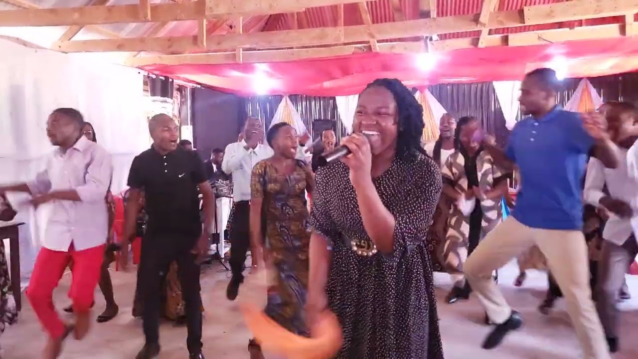 Kusifu  (Nina Baba yangu & Bwana  Ninayo furaha) _-_live ibada praise&worship team