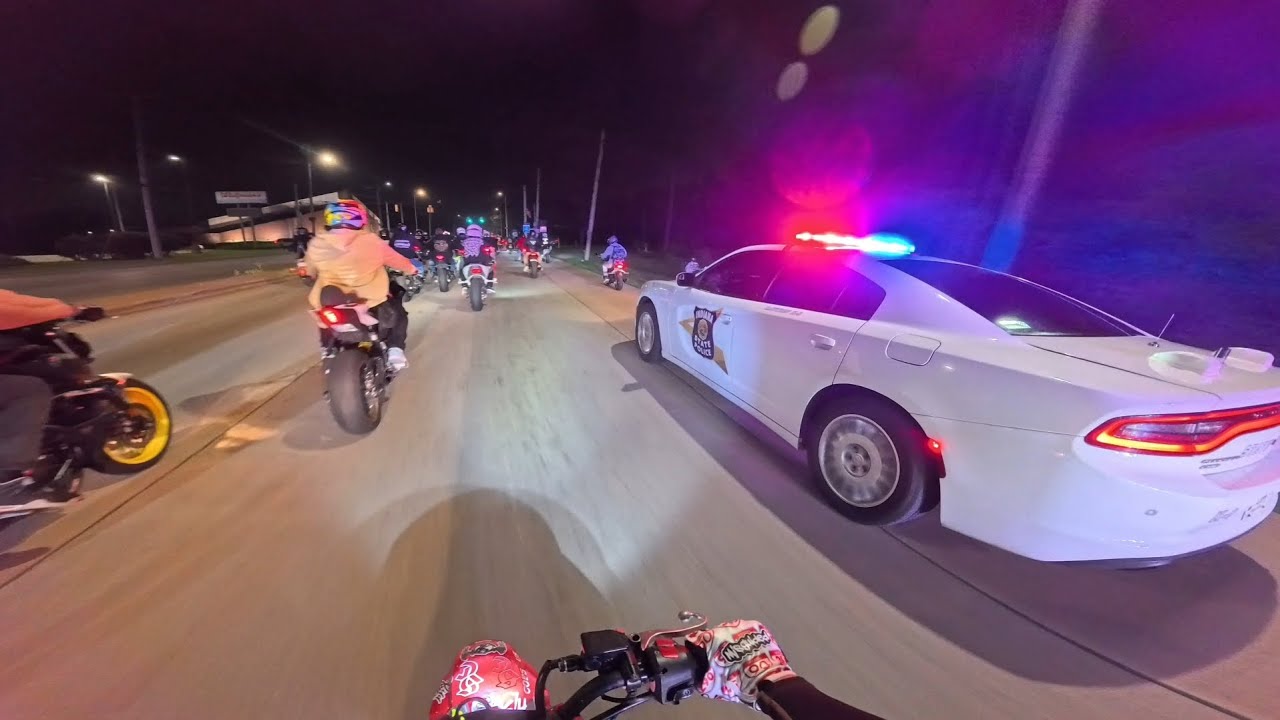 COPS RUN PACK OF BIKERS OUT OF TOWN