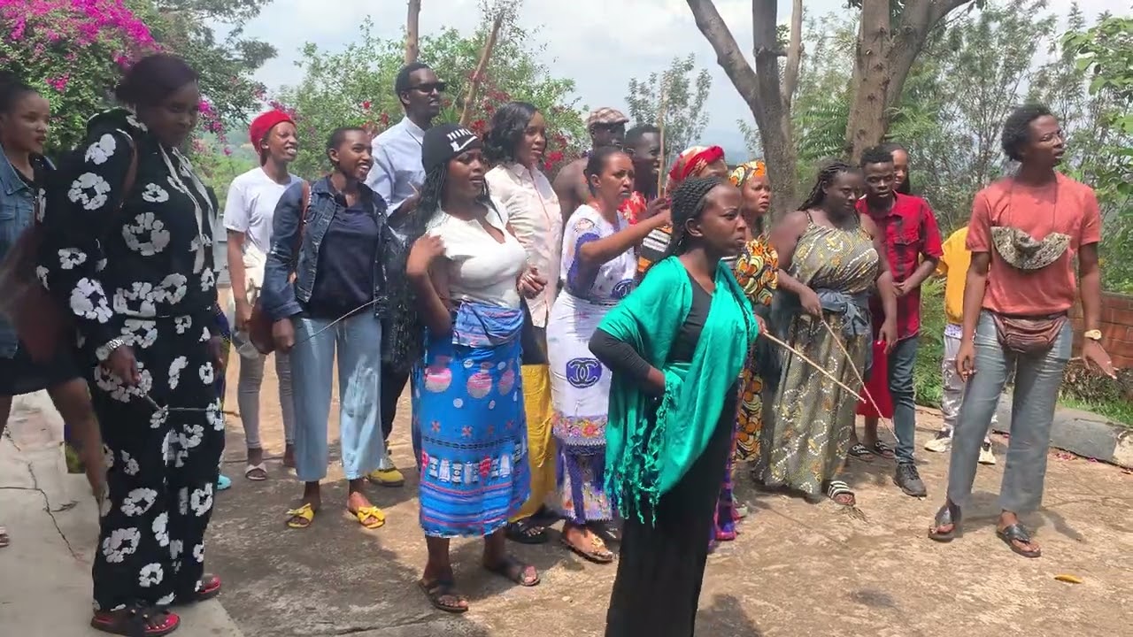 team killman yihurije hamwe yirukana mudugudu ni nde uzabayobora ,ko uwabayoboraga bamukubise