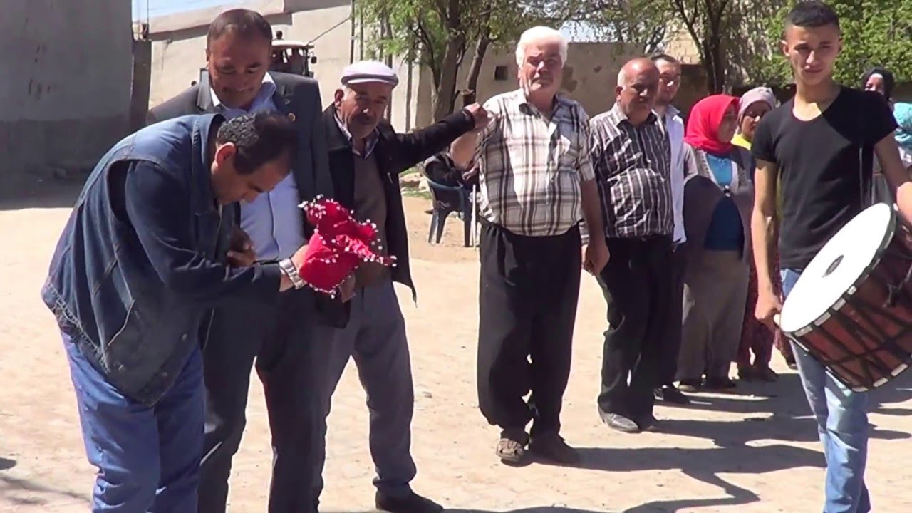 Araştırmacı Gazeteci Süleyman Duran Gaziantep Atalar Köyünde Halay Başında