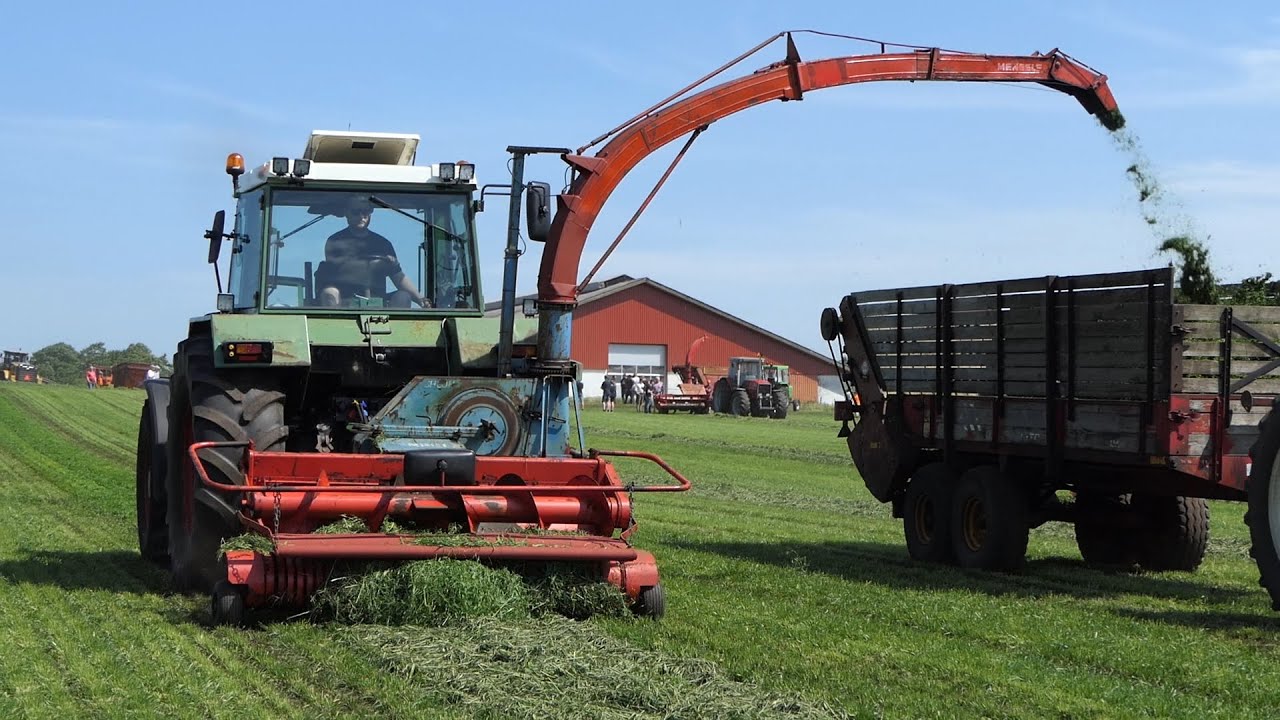 Fendt Favorit 612 LSA Turbomatik in the field chopping grass | Cool Tractor | DK Agriculture