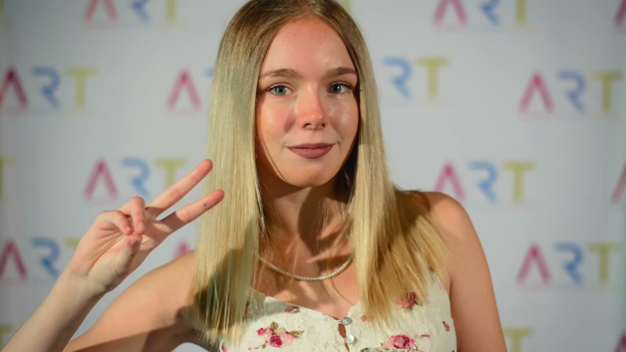 Błękit (Roxie)- Wiktoria Przybyła 