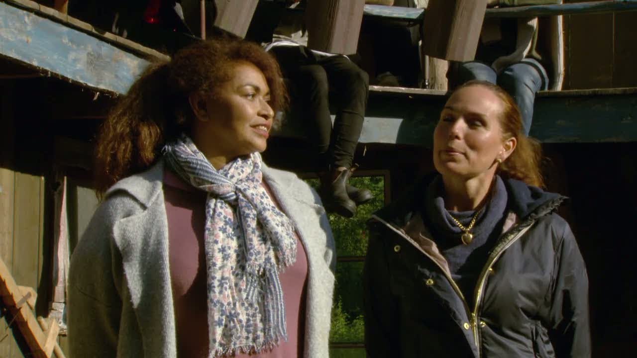 Sigrid Bergåkra mot Camilla Henemark i tinget  – Farmen VIP (TV4)