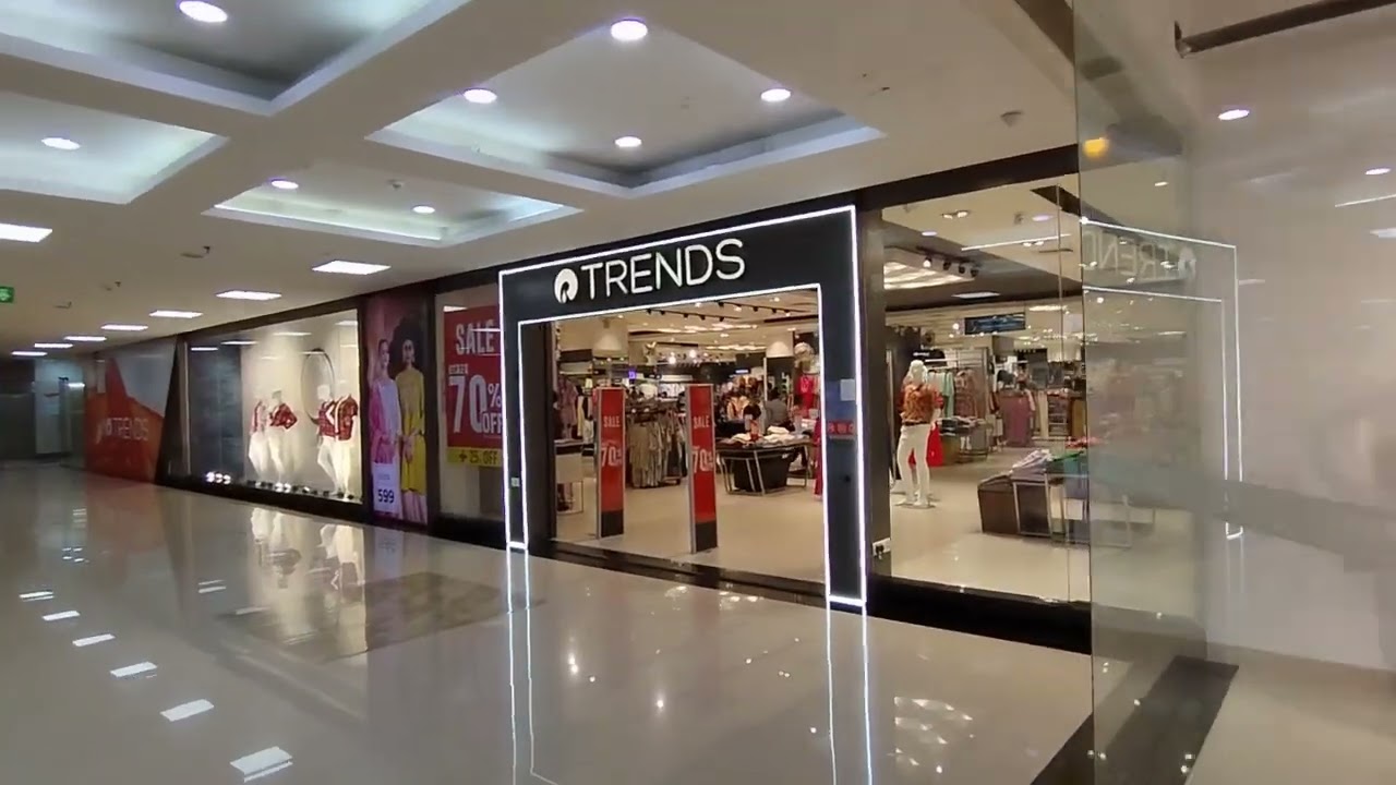 Ril Mega mall Udhana customer entry gate to store location