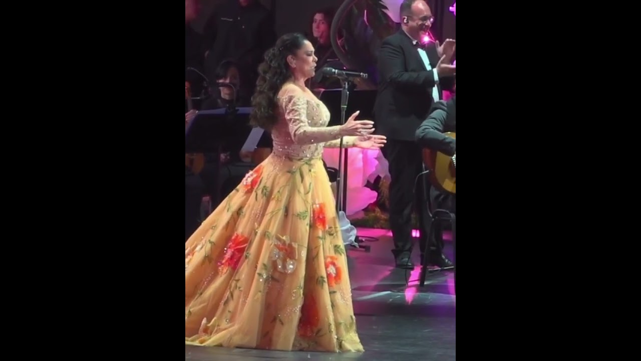 Isabel Pantoja por sevillanas y Nada @isabelpantojaoficial
