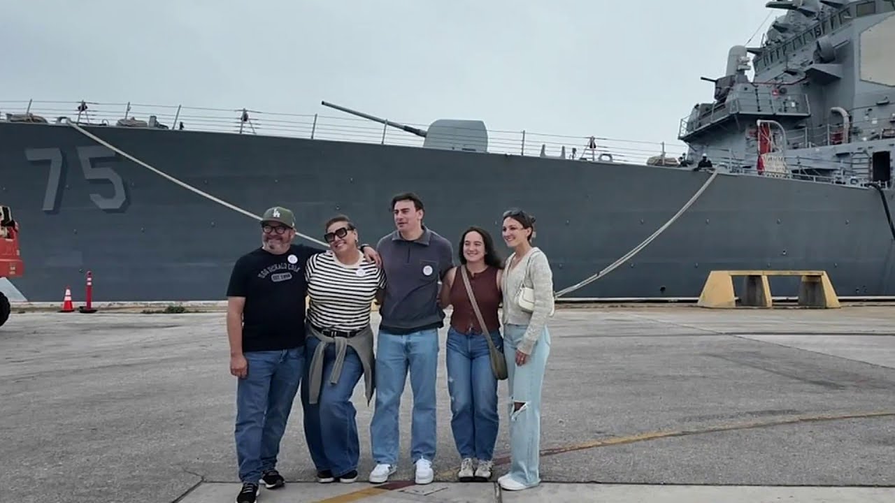 Эсминец USS Donald Cook покидает Мэйпорт в рамках продолжения операции &laquo;Эпическая ярость&raquo;.