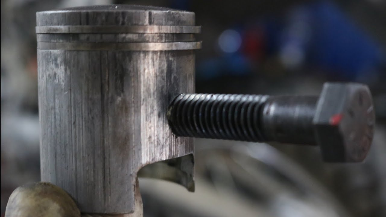 moto.  fundido el cilindro. como funciona la bomba de aceite 2t