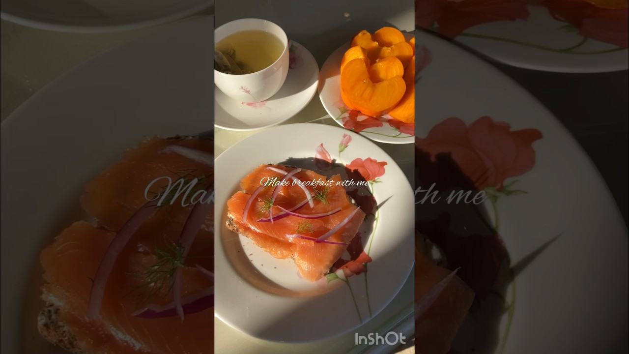 Smoked trout and cream cheese toast #breakfast #healthybreakfast #trout  #persimmon #toast #food #fy