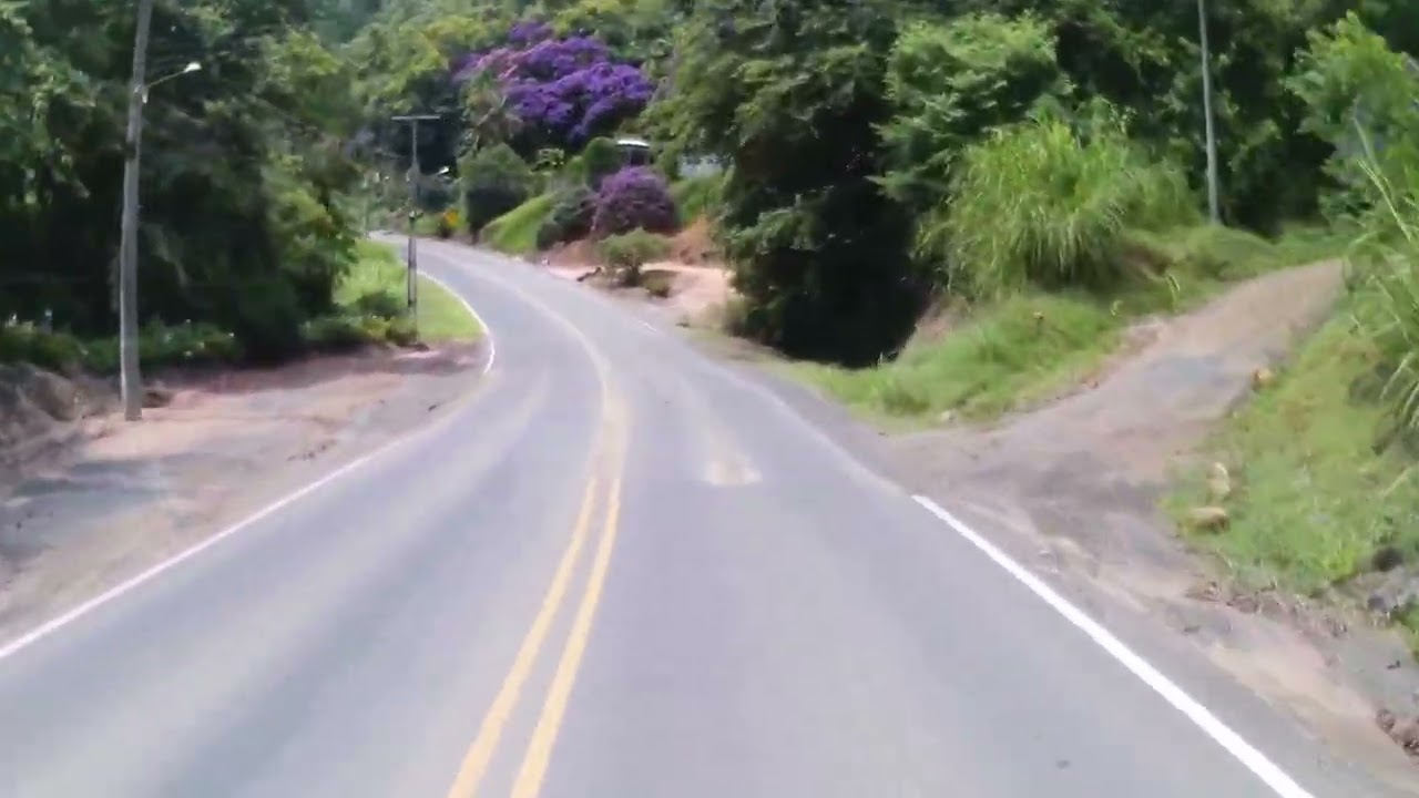 Benedito na estrada pelas estradas de Santa catarina