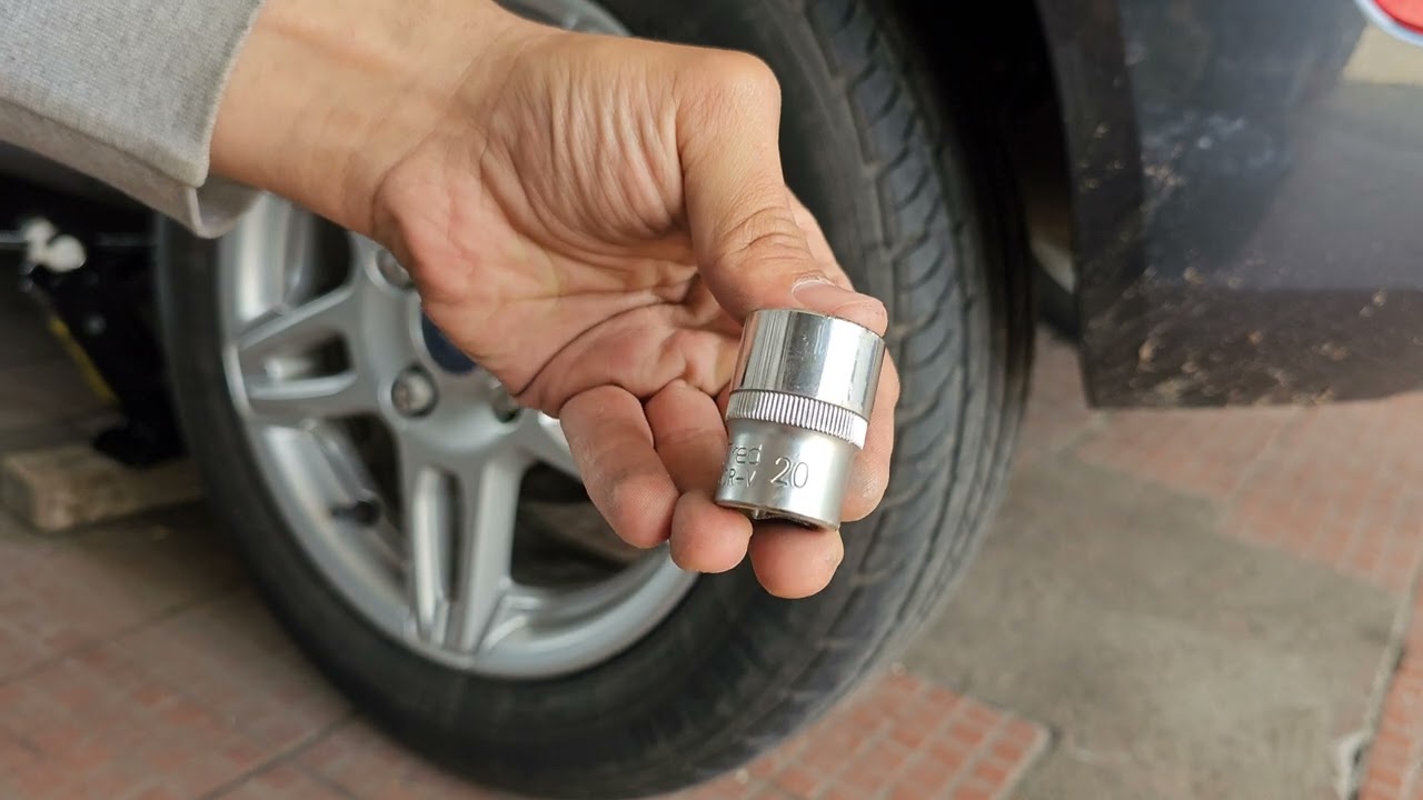 How to Open a wheel Lock Nut without the key on ford fiesta