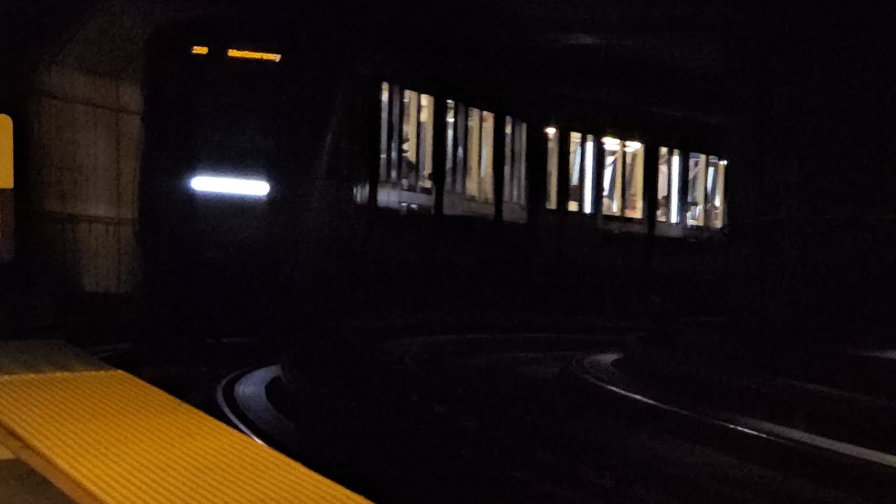 🟠🟢 Montréal Métro ride on the Orange + Green Lines: Vendôme metro station to Angrignon metro station