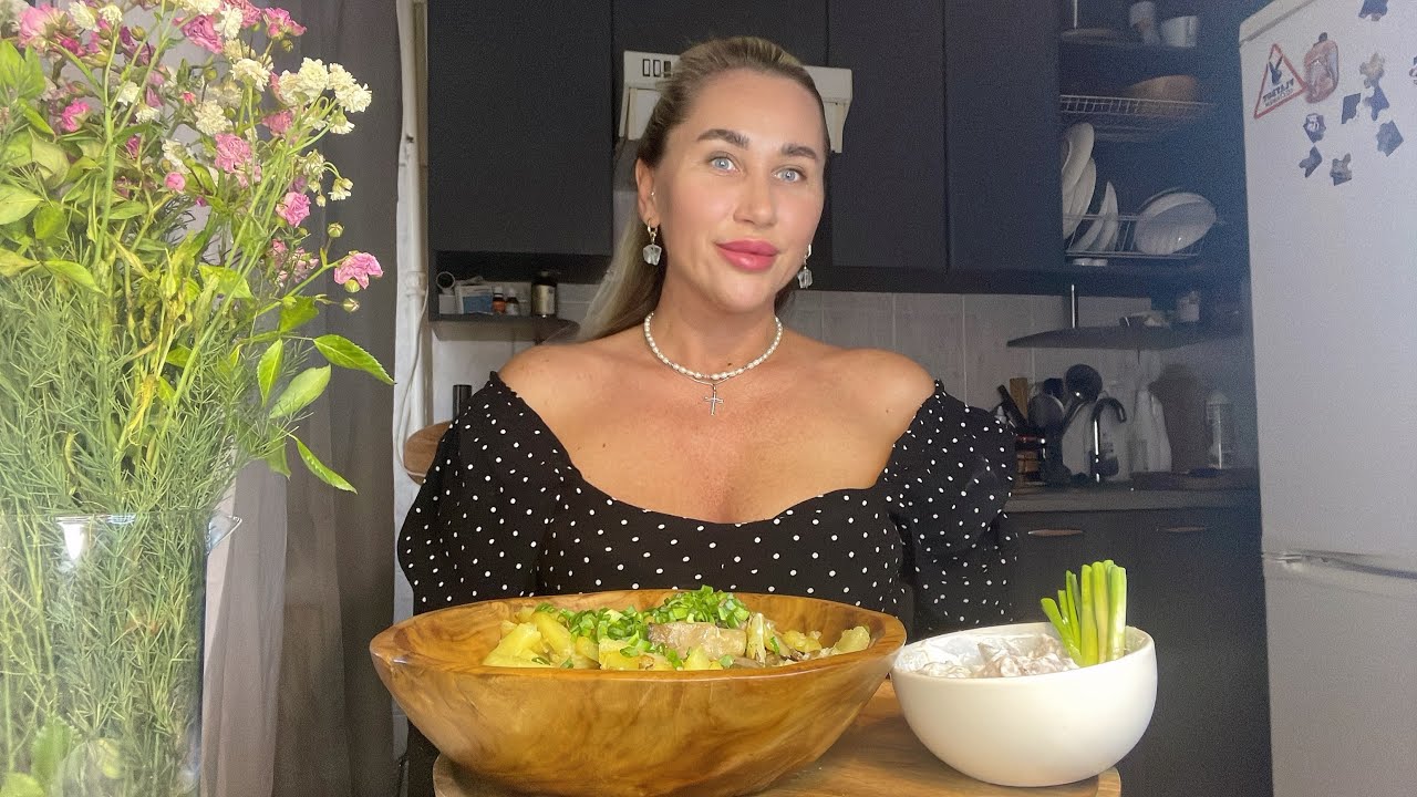 МУКБАНГ С КАРТОШЕЧКОЙ И ГРИБАМИ И СЕЛЕДКОЙ /ПРИВОРОТ СУЩЕСТВУЕТ ЛИ НА САМОМ ДЕЛЕ ?#mukbang